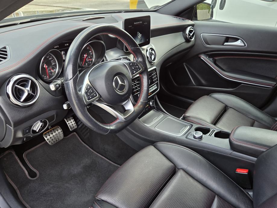 Mercedes-Benz GLA 200 d "AMG"-AUTOMATIC F1-107000km-PANORAMA-FULL-GAR., fotografija 17