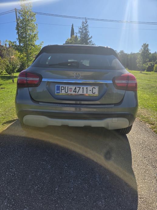 Mercedes-Benz GLA 200 d automatik, fotografija 3