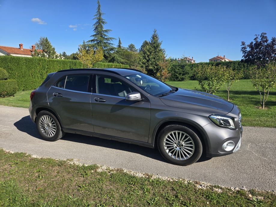 Mercedes-Benz GLA 200 d automatik, fotografija 4