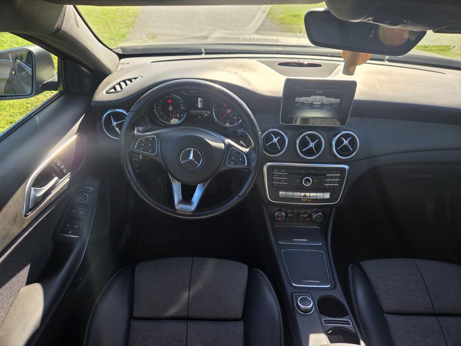 Mercedes-Benz GLA 200 d automatik, fotografija 8