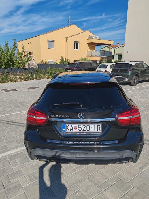 Mercedes-Benz GLA 200 d automatik, fotografija 3