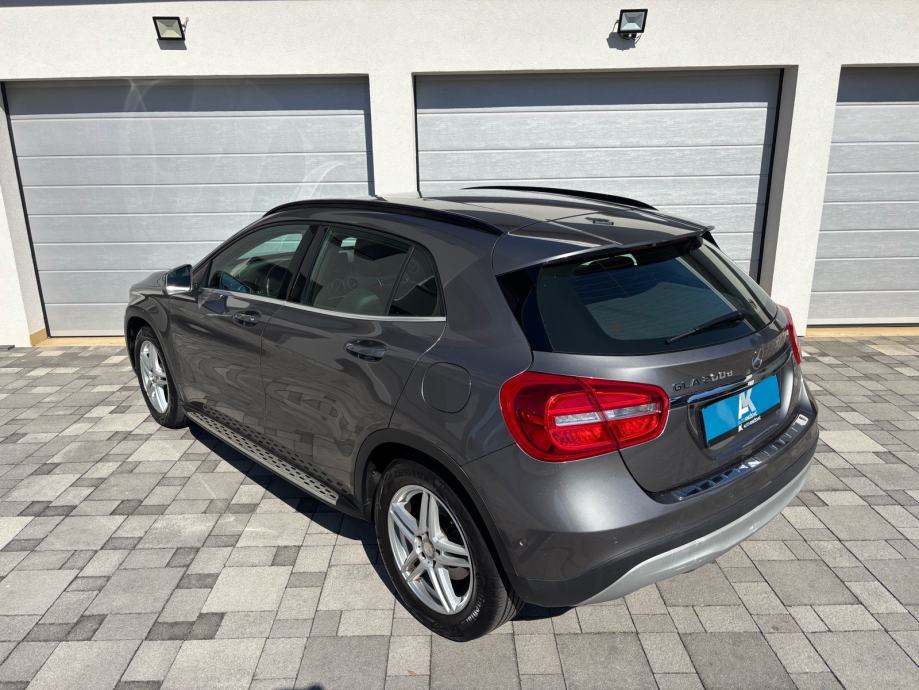 Mercedes-Benz GLA 200 d automatik •Urban• HR Auto• 1. Vlasnik, fotografija 5