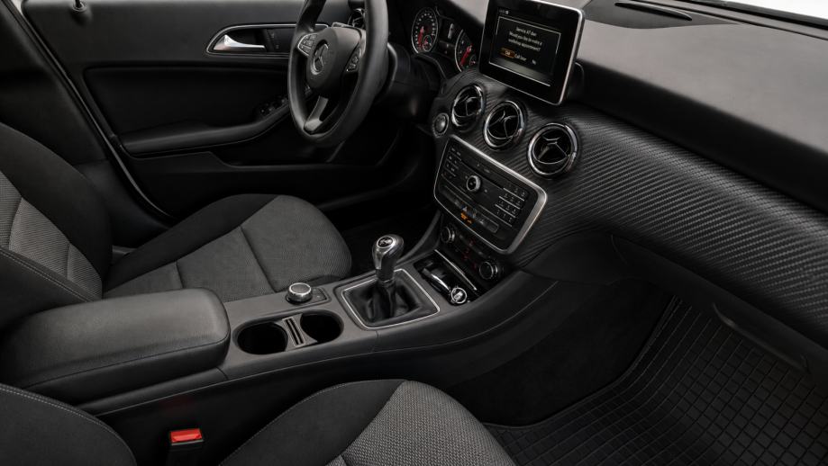 Mercedes-Benz GLA 200 - vozilo u sustavu PDV-a, fotografija 15