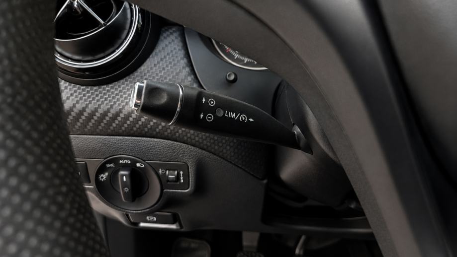 Mercedes-Benz GLA 200 - vozilo u sustavu PDV-a, fotografija 10