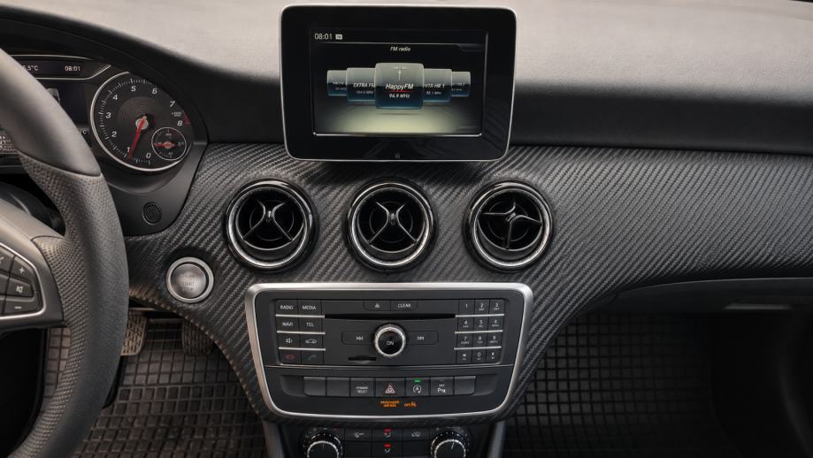 Mercedes-Benz GLA 200 - vozilo u sustavu PDV-a, fotografija 6