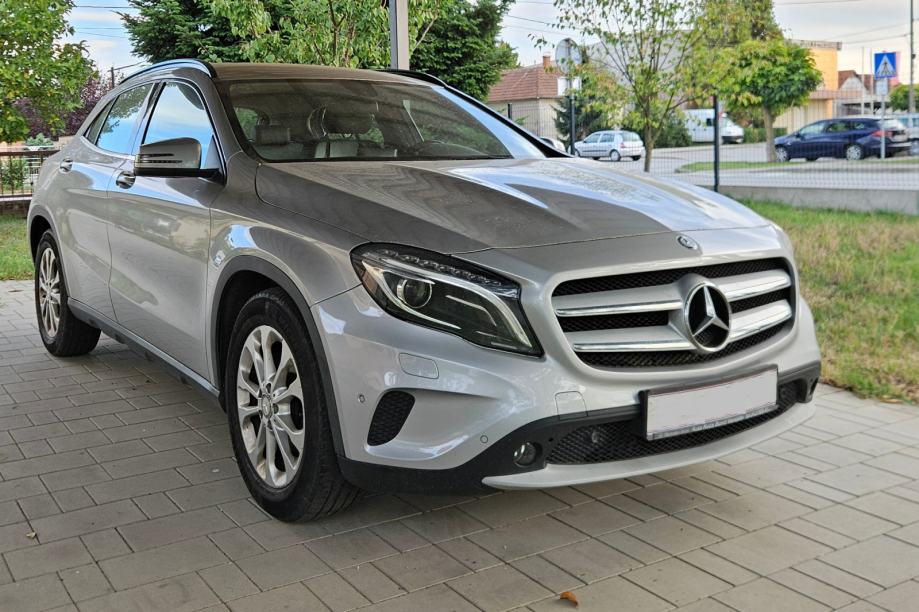 Mercedes-Benz GLA 200, registriran do VIII / 2027., fotografija 2