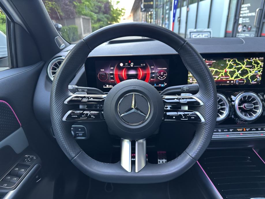 Mercedes-Benz GLA 200d *AMG*PANORAMA*HEAD-UP*360° KAMERA*, fotografija 13