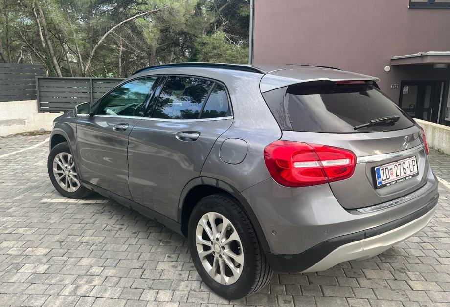 Mercedes-Benz GLA 220 CDI 4MATIC automatik, fotografija 2