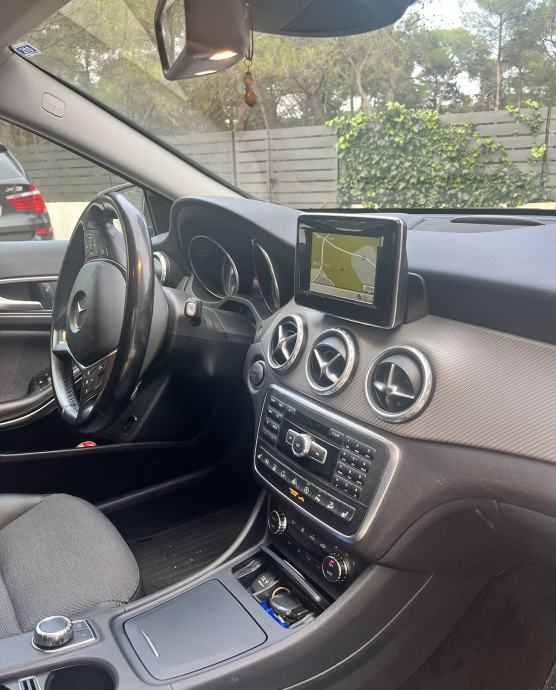Mercedes-Benz GLA 220 CDI 4MATIC automatik, fotografija 8