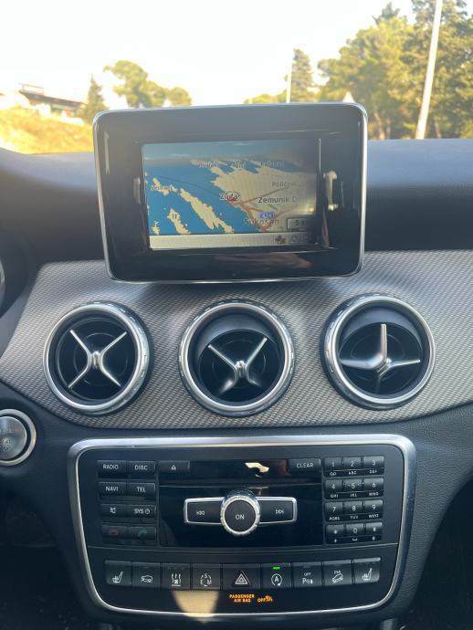 Mercedes-Benz GLA 220 CDI 4MATIC automatik, fotografija 11