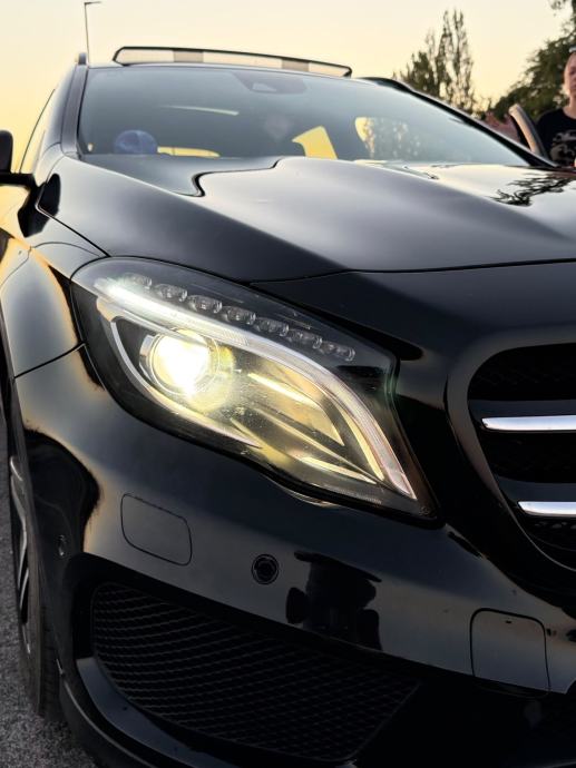 MERCEDES BENZ AMG LINE 220d automatik, fotografija 11