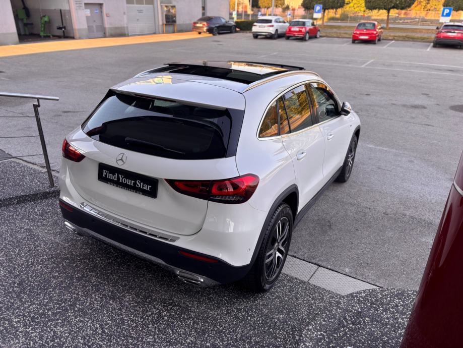 Mercedes-Benz GLA 220d_Panorama_Kamera_Widescreen_Kuka_LED High Perf., fotografija 9