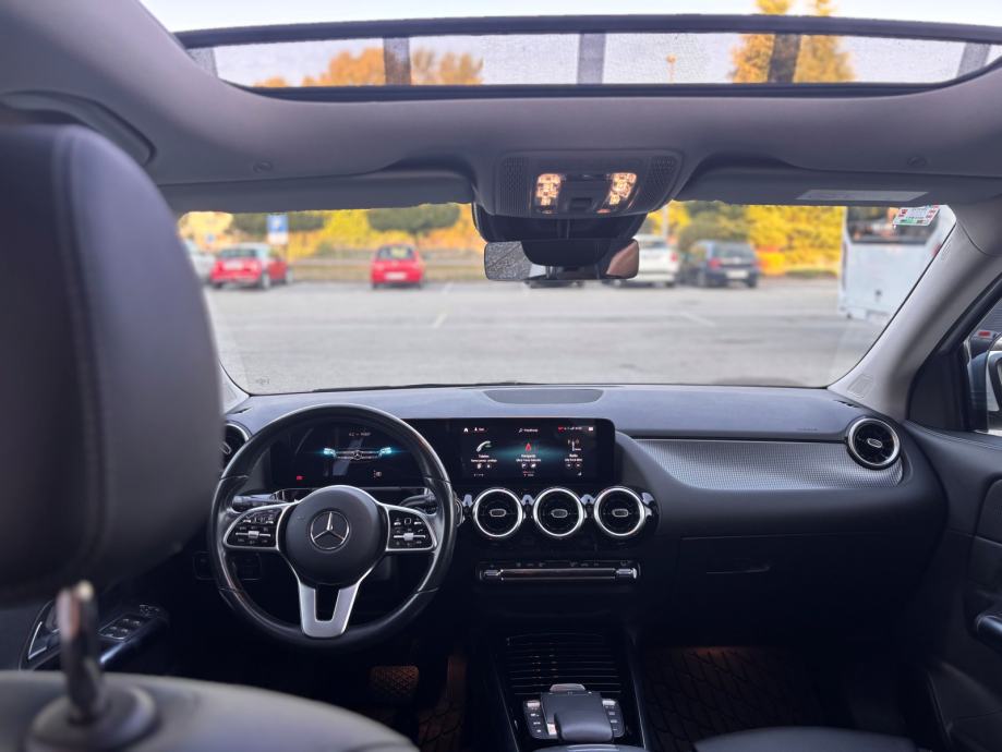 Mercedes-Benz GLA 220d_Panorama_Kamera_Widescreen_Kuka_LED High Perf., fotografija 13