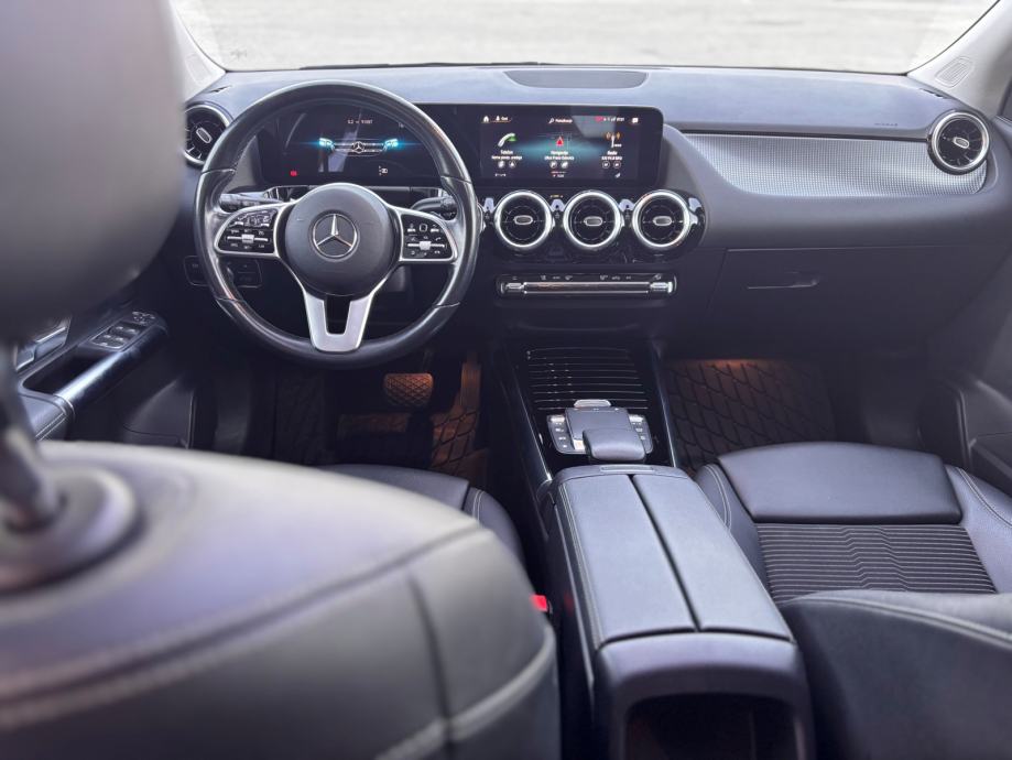 Mercedes-Benz GLA 220d_Panorama_Kamera_Widescreen_Kuka_LED High Perf., fotografija 12