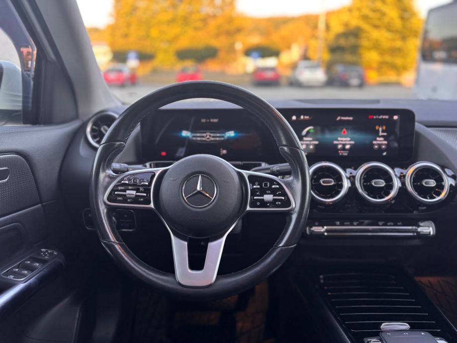 Mercedes-Benz GLA 220d_Panorama_Kamera_Widescreen_Kuka_LED High Perf., fotografija 15