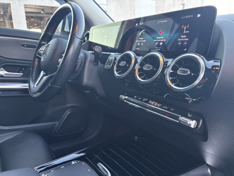 Mercedes-Benz GLA 220d_Panorama_Kamera_Widescreen_Kuka_LED High Perf., fotografija 17