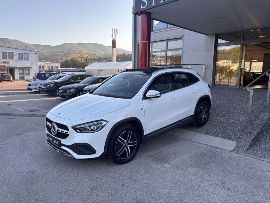Mercedes-Benz GLA 220d_Panorama_Kamera_Widescreen_Kuka_LED High Perf., fotografija 7