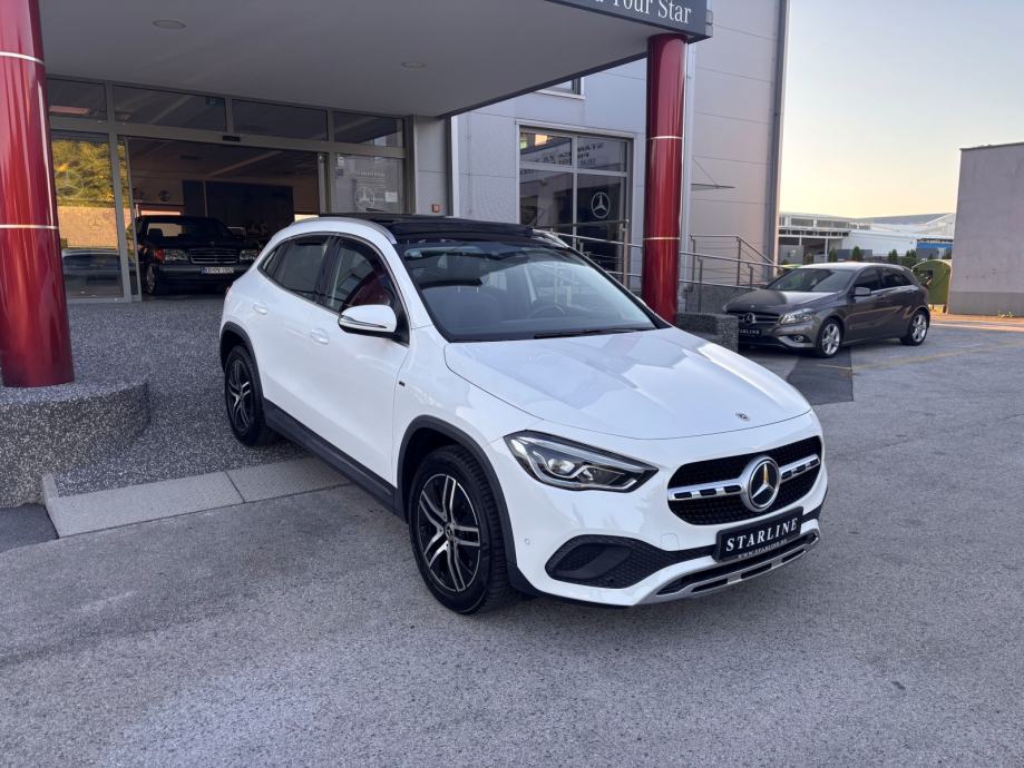 Mercedes-Benz GLA 220d_Panorama_Kamera_Widescreen_Kuka_LED High Perf., fotografija 4