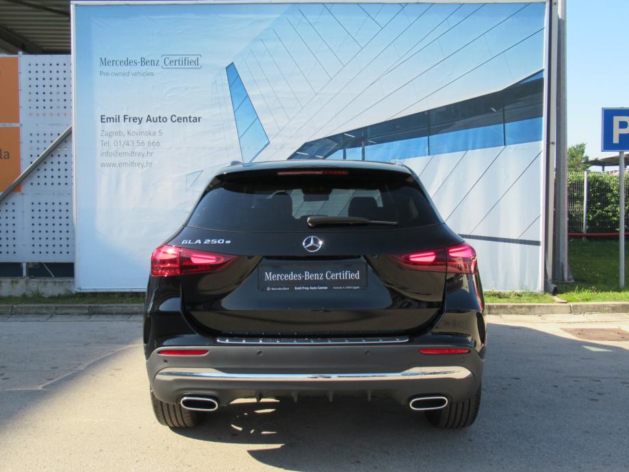 Mercedes-Benz GLA 250 e Plug-in AMG/Pano/Multibeam/Keyless/360/Head-up ...