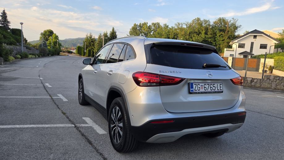 Mercedes-Benz GLA 250e plug in hibrid,TOP stanje,bez prepisa,garancija, fotografija 7