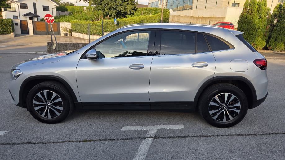 Mercedes-Benz GLA 250e plug in hibrid,TOP stanje,bez prepisa,garancija, fotografija 8