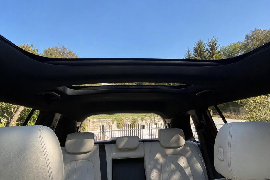 ✨AKCIJA ✨ Mercedes-Benz GLB 220 d 4MATIC ✨ Top oprema ✨, fotografija 5