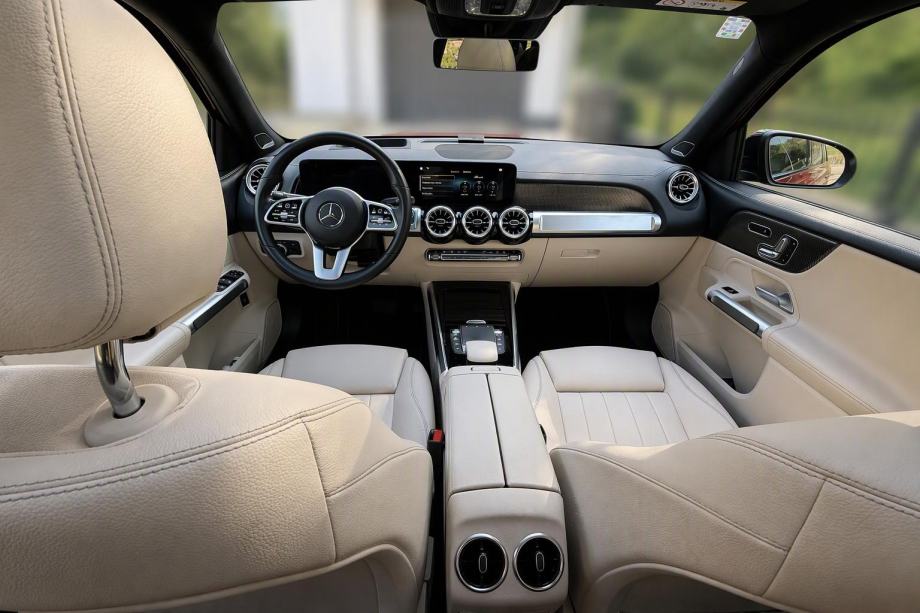 ✨AKCIJA ✨ Mercedes-Benz GLB 220 d 4MATIC ✨ Top oprema ✨, fotografija 11