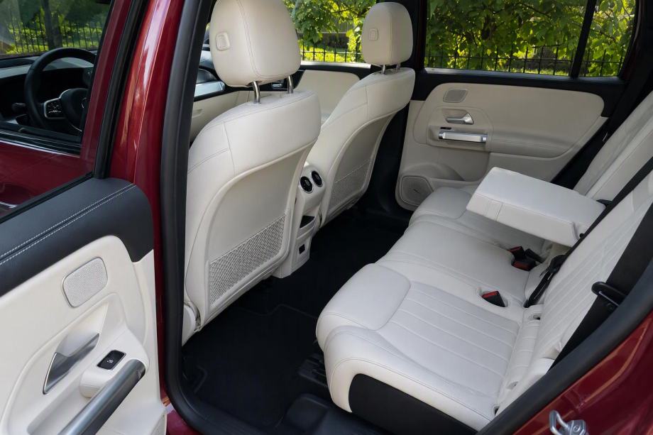 ✨AKCIJA ✨ Mercedes-Benz GLB 220 d 4MATIC ✨ Top oprema ✨, fotografija 12