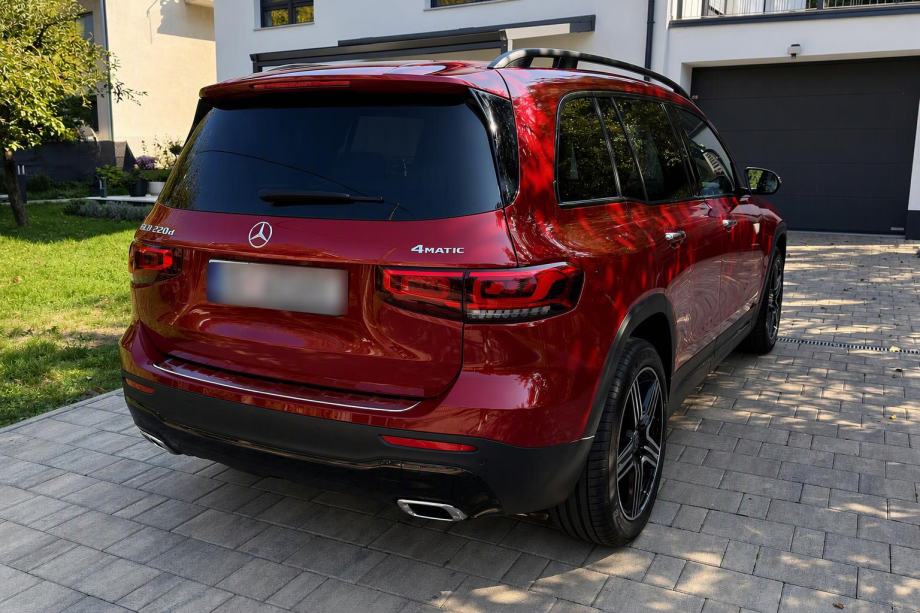 ✨AKCIJA ✨ Mercedes-Benz GLB 220 d 4MATIC ✨ Top oprema ✨, fotografija 8
