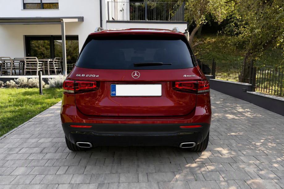 ✨AKCIJA ✨ Mercedes-Benz GLB 220 d 4MATIC ✨ Top oprema ✨, fotografija 9