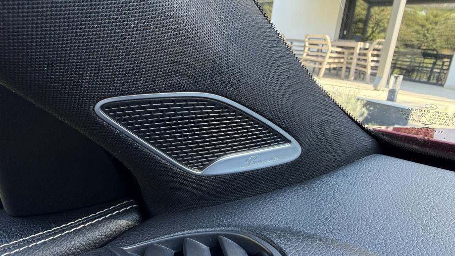 ✨AKCIJA ✨ Mercedes-Benz GLB 220 d 4MATIC ✨ Top oprema ✨, fotografija 15