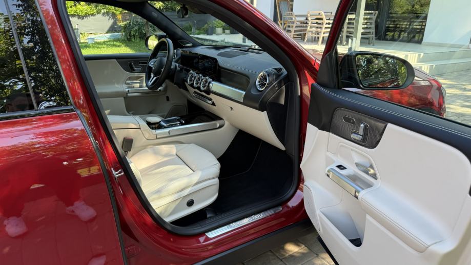 ✨AKCIJA ✨ Mercedes-Benz GLB 220 d 4MATIC ✨ Top oprema ✨, fotografija 17