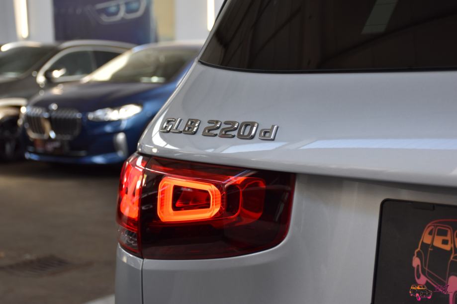 Mercedes-Benz GLB 220 d AMG-LINE 4MATIC-4x4 KAMERA AMBIENT ASSIST, fotografija 17