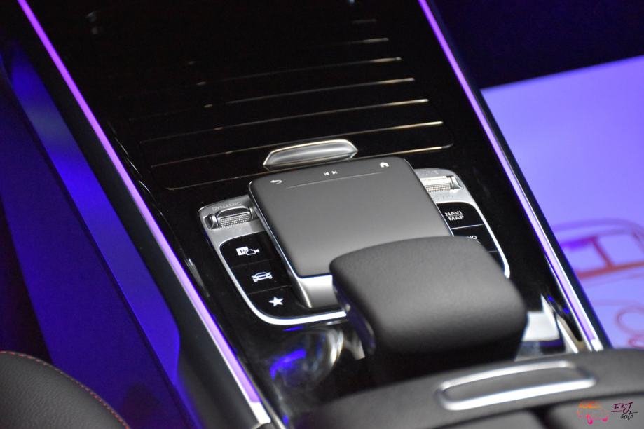 Mercedes-Benz GLB 220 d AMG-LINE 4MATIC-4x4 KAMERA AMBIENT ASSIST, fotografija 14