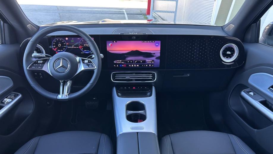 Mercedes-Benz GLB GLB 200 Platinum Edition, fotografija 10