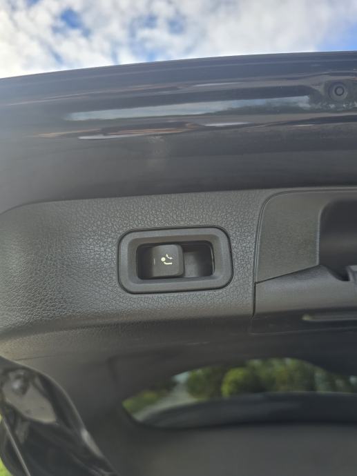 Mercedes-Benz GLB GLB 220D//AUTOMATIK 8B//SERVISNA//JAMSTVO, fotografija 7