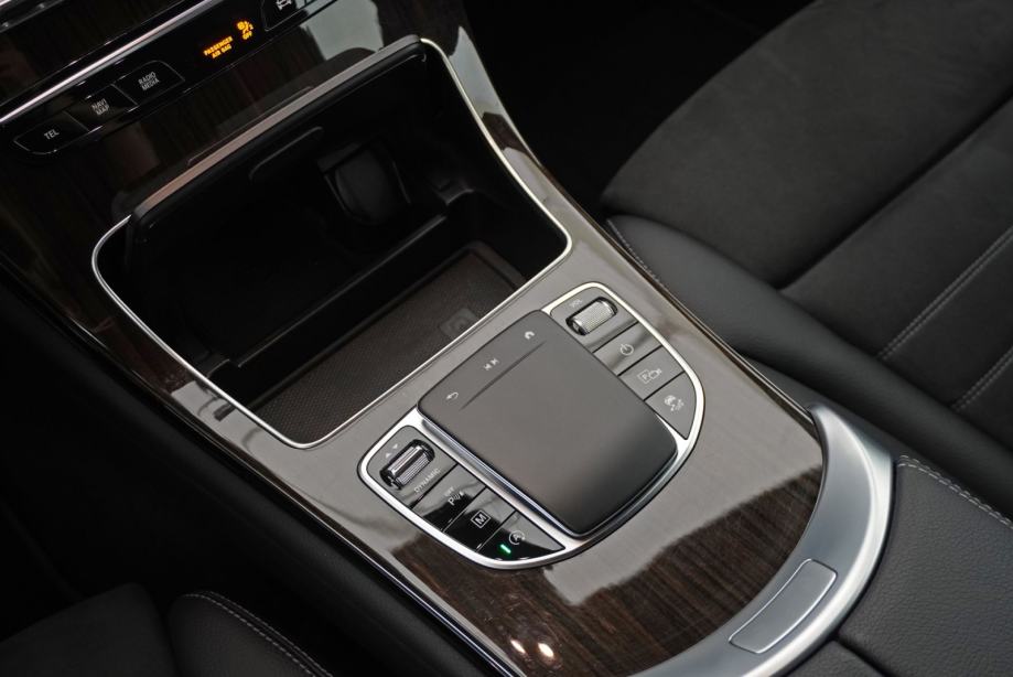 Mercedes-Benz GLC 200 4MATIC AMG Line | Cjena uključuje troškove uvoza, fotografija 16