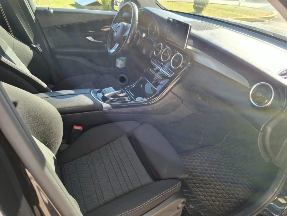 Mercedes-Benz GLC 220 d 4MATIC - USLUŽNA PRODAJA, fotografija 12