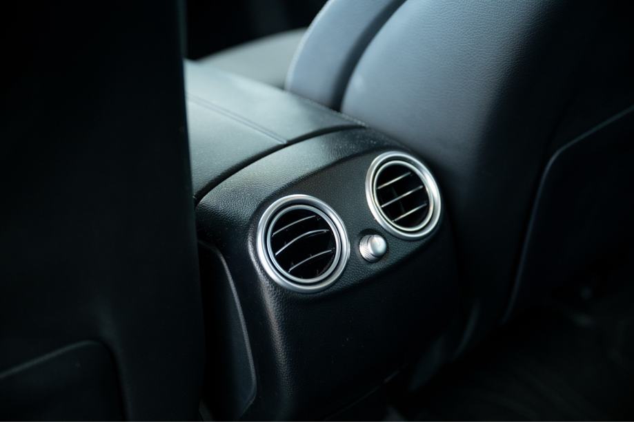 Mercedes-Benz GLC 300 4MATIC automatik, fotografija 18