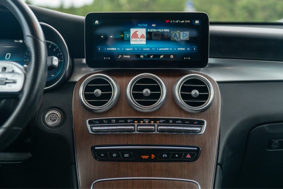 Mercedes-Benz GLC 300 4MATIC automatik, fotografija 12