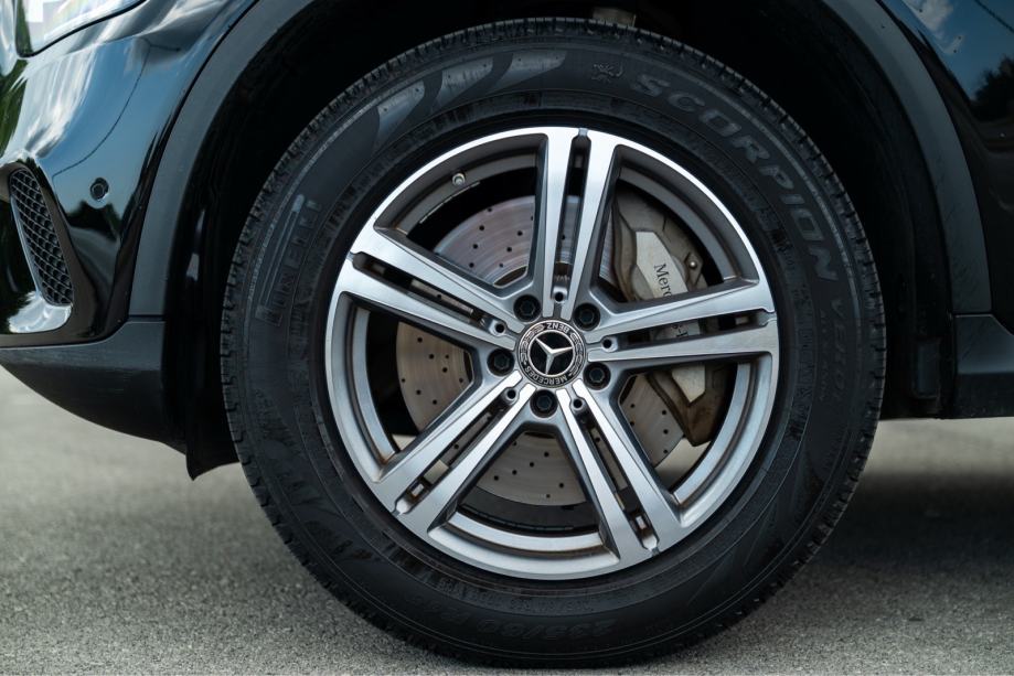 Mercedes-Benz GLC 300 4MATIC automatik, fotografija 9