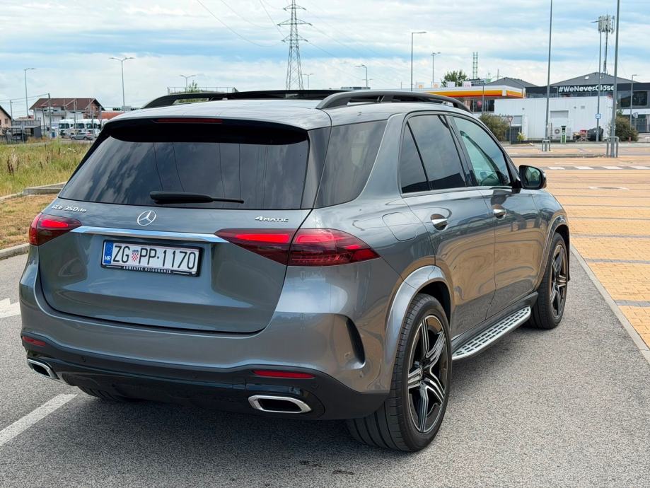 Mercedes-Benz GLE350de 2025god… AMG NIGHT PAKET, pogled izvana - slika 4