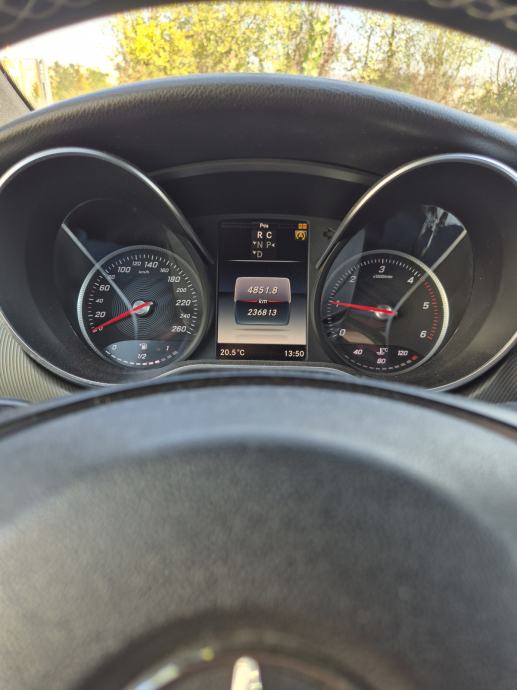 Mercedes-Benz V-klasa 250 d automatik, 7 sjedala, reg. godinu dana, fotografija 7