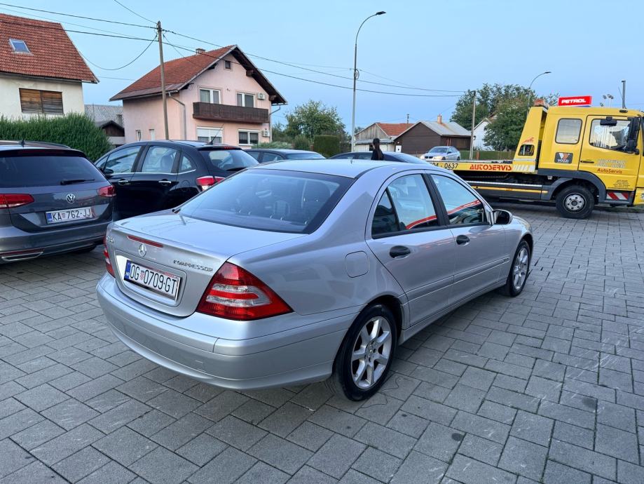 Mercedes-Benz W203 | C180 Kompressor | 2004. God, fotografija 4