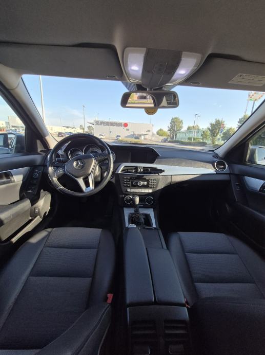 Mercedes-Benz W204 C-klasa 220 CDI, fotografija 12
