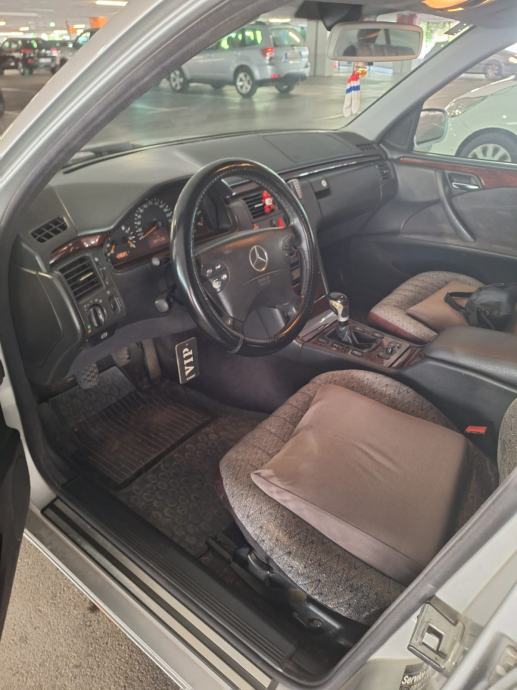 Mercedes-Benz W210 200 CDI, fotografija 12