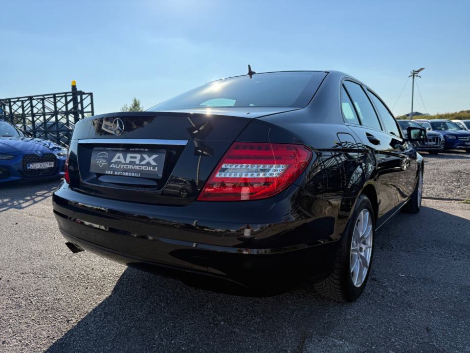 Mercedes C200CDI °GRIJANJE SJEDALA°TEMPOMAT°BLUETOOTH°REG:5/2027°, fotografija 6