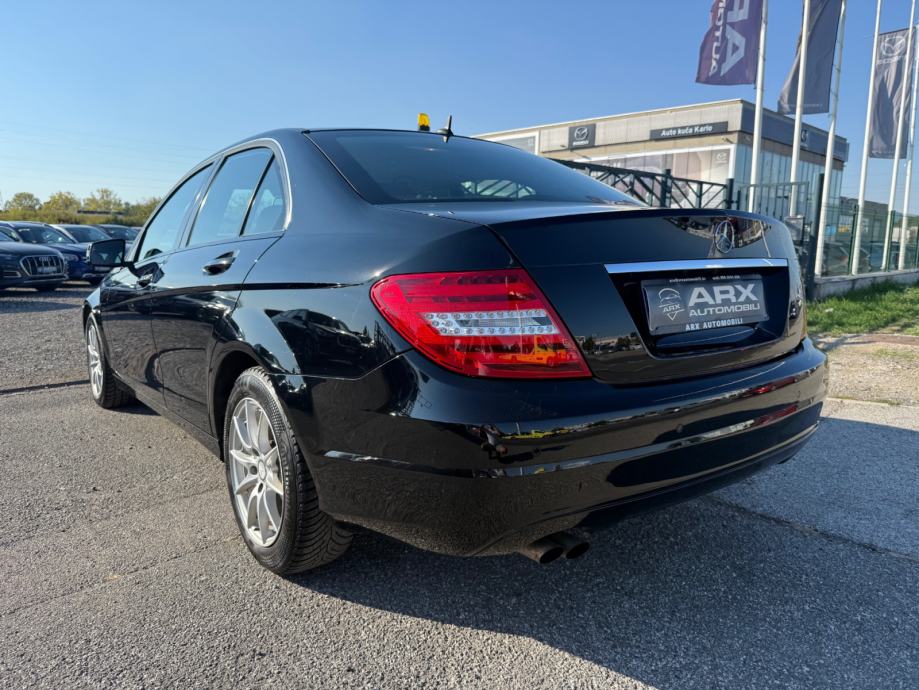 Mercedes C200CDI °GRIJANJE SJEDALA°TEMPOMAT°BLUETOOTH°REG:5/2027°, fotografija 8