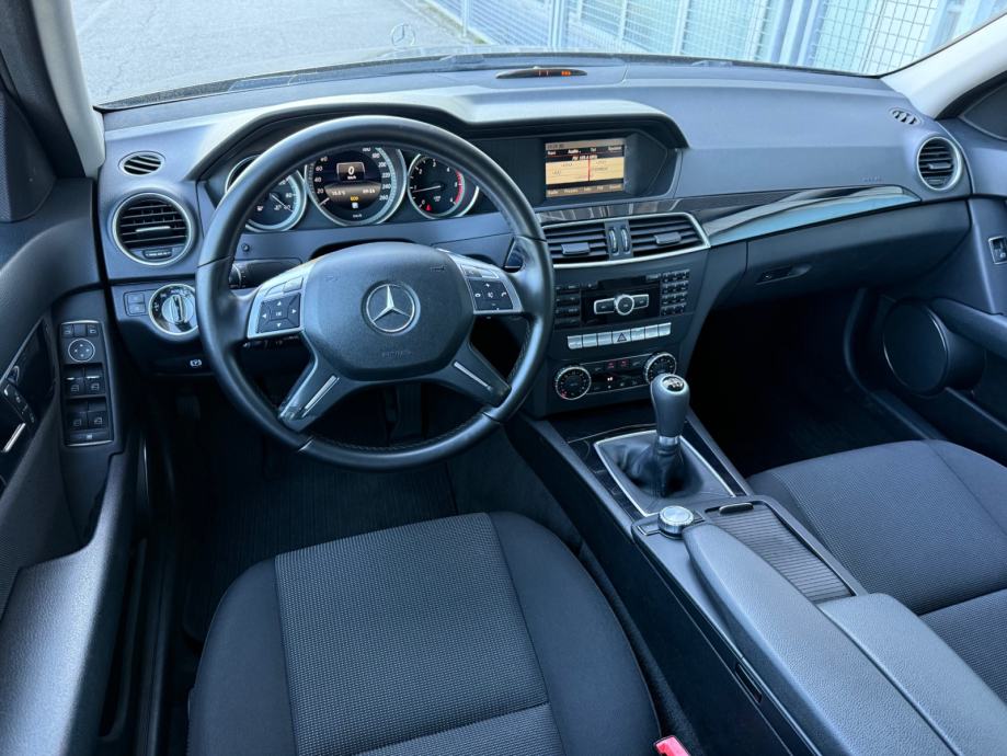 Mercedes C200CDI °GRIJANJE SJEDALA°TEMPOMAT°BLUETOOTH°REG:5/2027°, fotografija 11