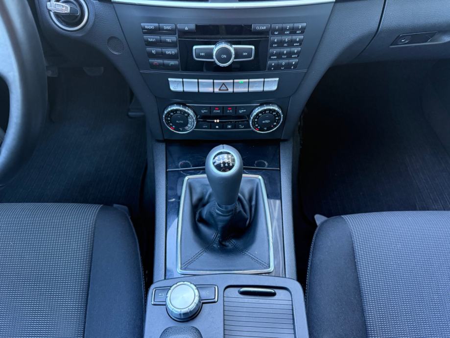 Mercedes C200CDI °GRIJANJE SJEDALA°TEMPOMAT°BLUETOOTH°REG:5/2027°, fotografija 15